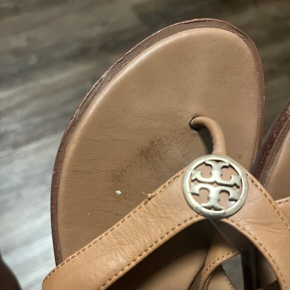 Tory Burch Brown/ Tan Leather Thong Flip Flop Gold Logo Sandals Size 7 - Picture 3 of 12